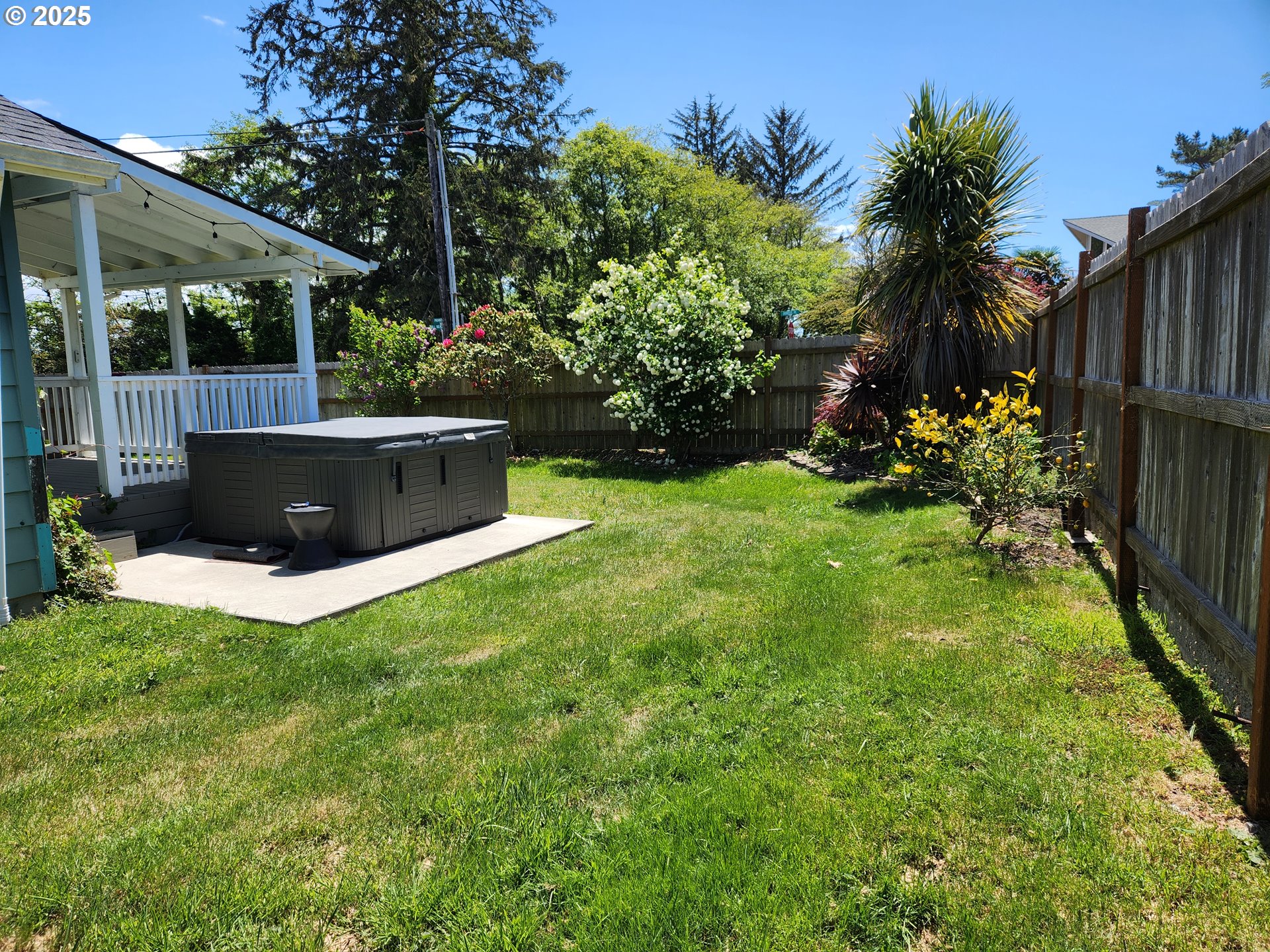 335 Mill Beach Road Brookings, OR 97415 - Photo 4 of 39 Hot Tub