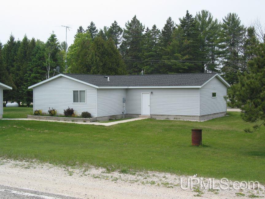 672 Corbridge Road Gulliver, MI 49840 - Photo 4 of 17 Gallery Image 4