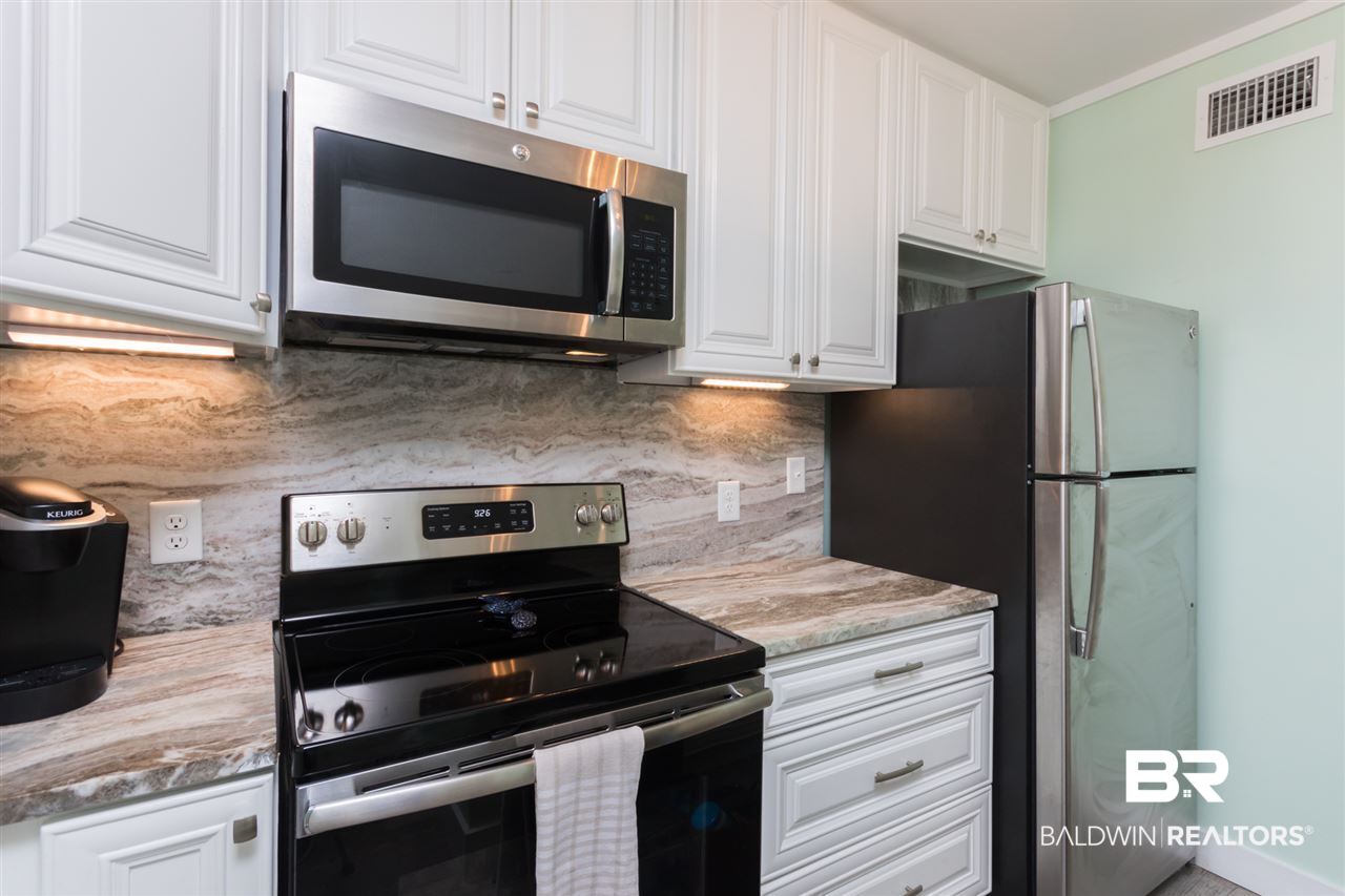 375 Plantation Road, Unit 5411 Gulf Shores, AL 36542 - Photo 11 of 29 Kitchen 3