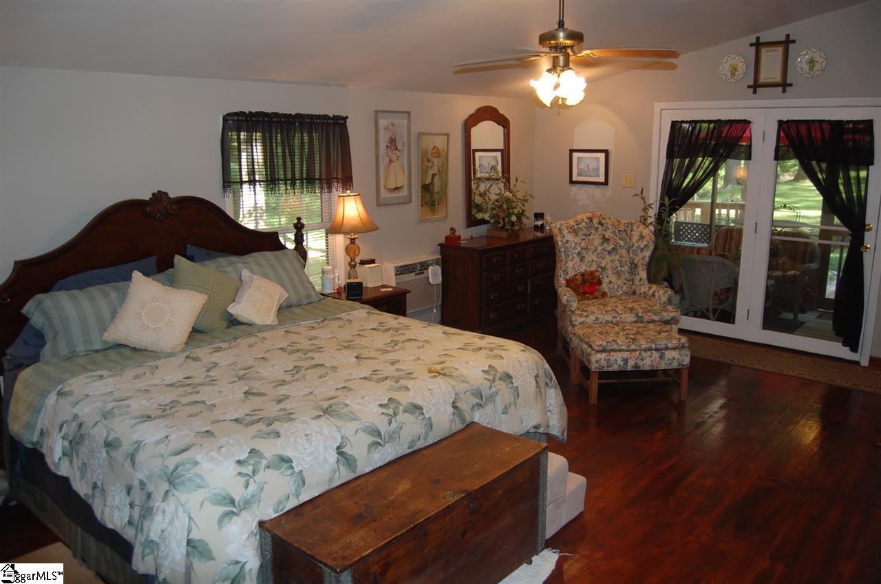 219 Duckworth Road Marietta, SC 29661 - Photo 8 of 18 Gallery Image 8