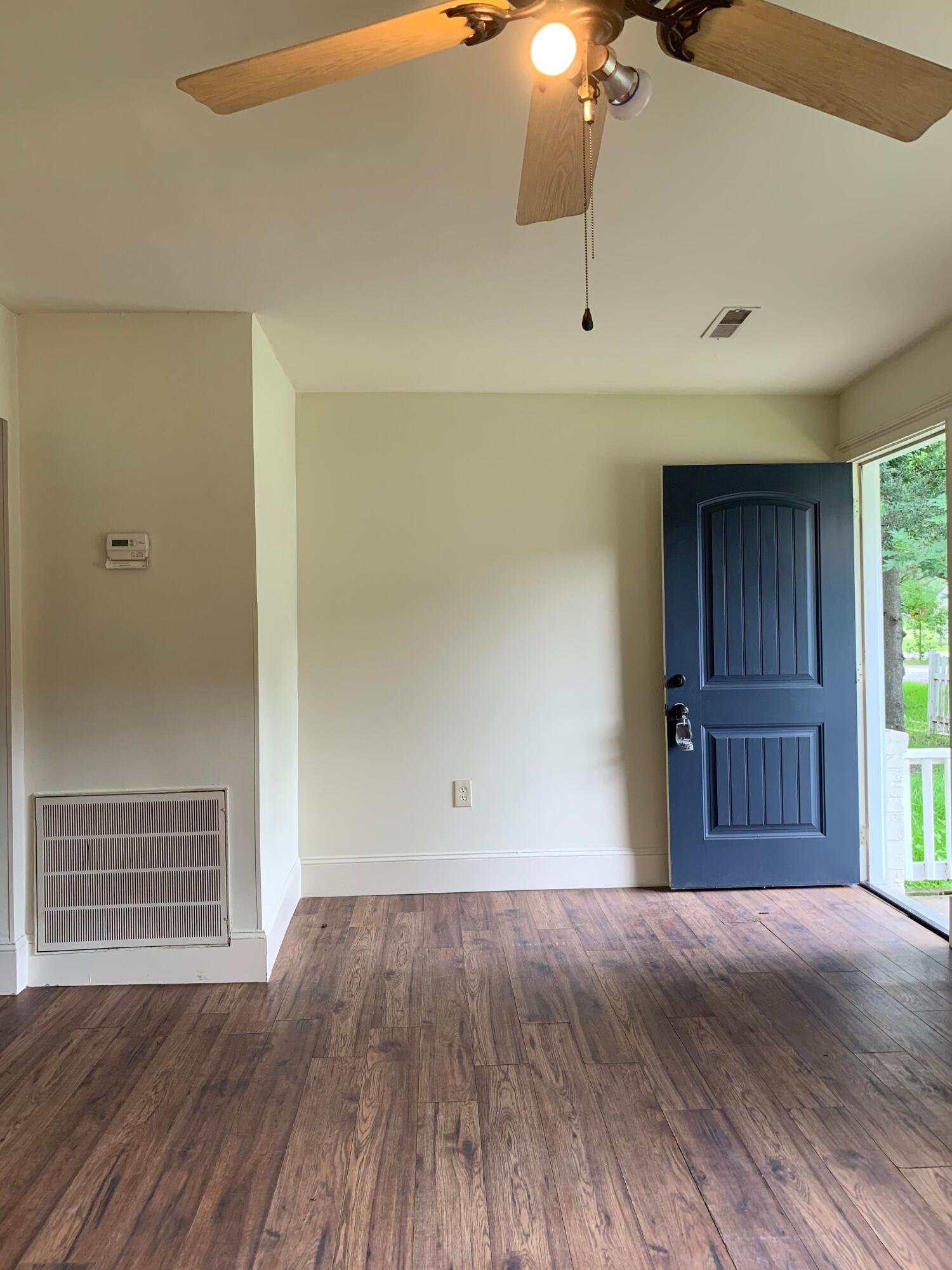 711 Locust Street Charleston, SC 29407 - Photo 4 of 20 7DB37721-958B-466F-831B-D610F0443946
