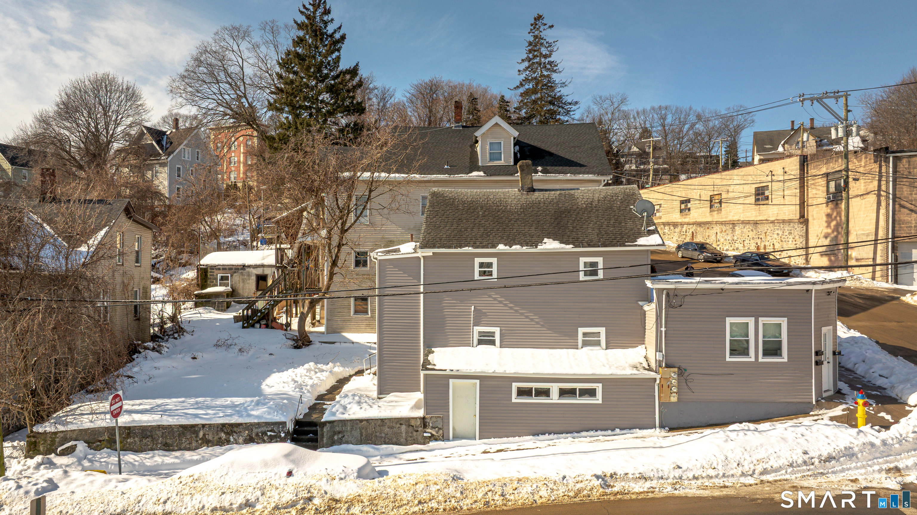429 Washington Avenue Waterbury, CT 06708 - Photo 4 of 25