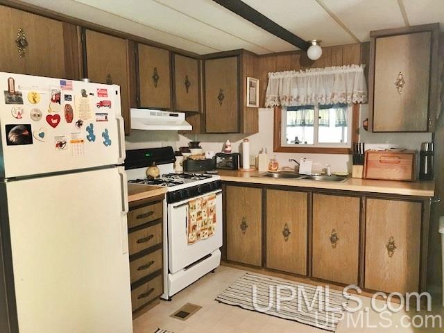 W11251 County Road Dunbar, WI 54119 - Photo 2 of 22