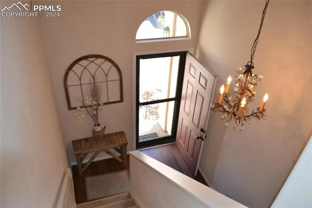 a view of entryway with furniture