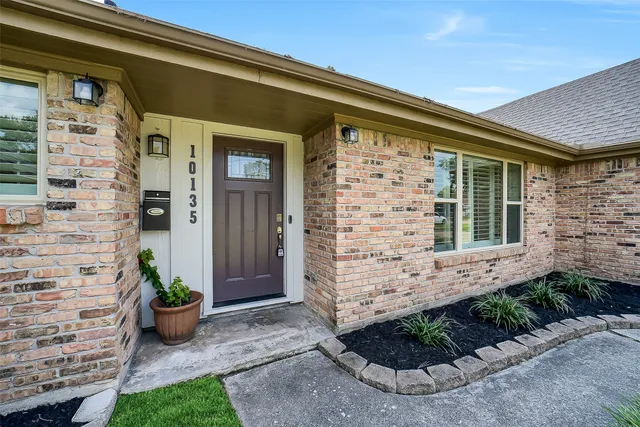 $2,700 | 10135 Knoboak Drive, Houston, TX 77080