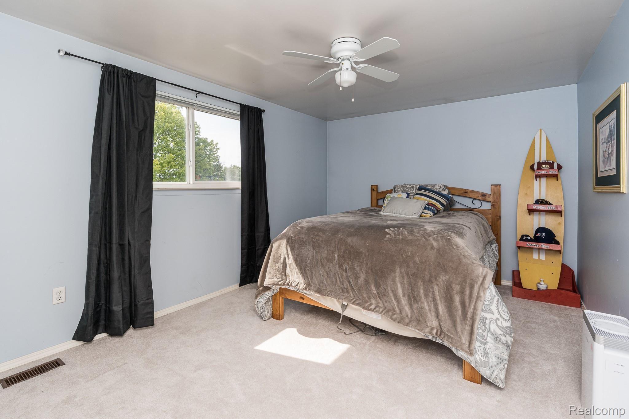 2802 Sandhurst Rochester, MI 48307 - Photo 17 of 24 2802 Sandhurst MLS-W018.jpg