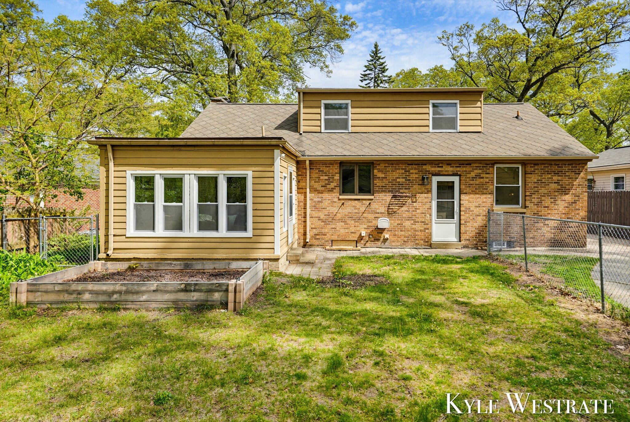 1575 Ridge Avenue Muskegon, MI 49441 - Photo 31 of 33 31-AIV00283