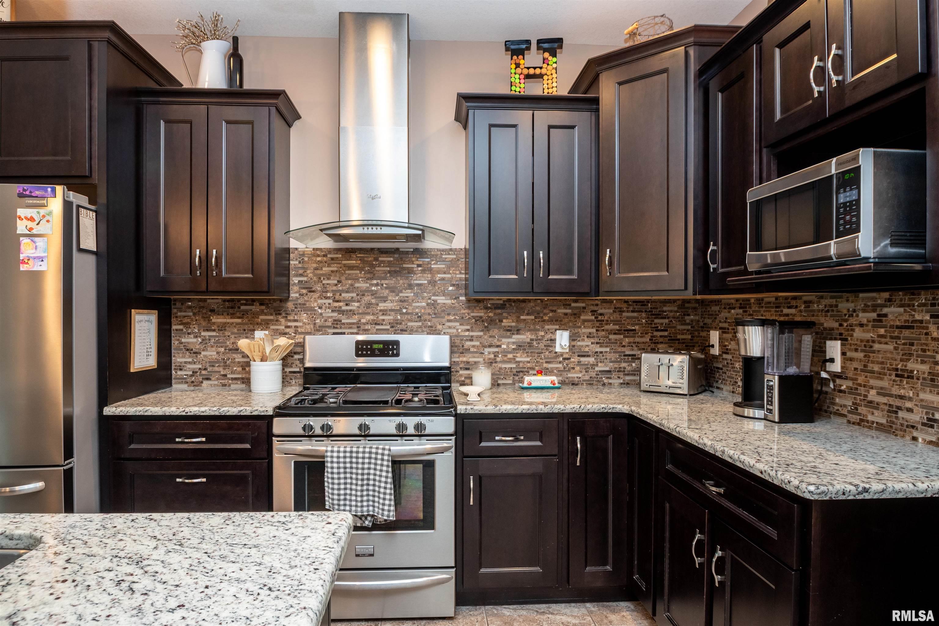 1413 Stephanie Lane Metamora, IL 61548 - Photo 12 of 54