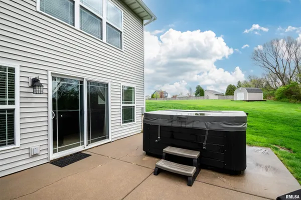 $525,000 | 1413 Stephanie Lane, Metamora, IL 61548