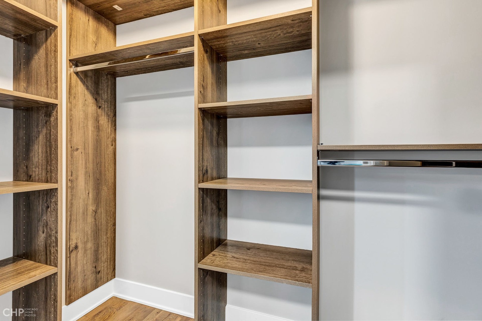 4101 South Drexel Boulevard, Unit 101 Chicago, IL 60653 - Photo 15 of 19 a view of walk in closet