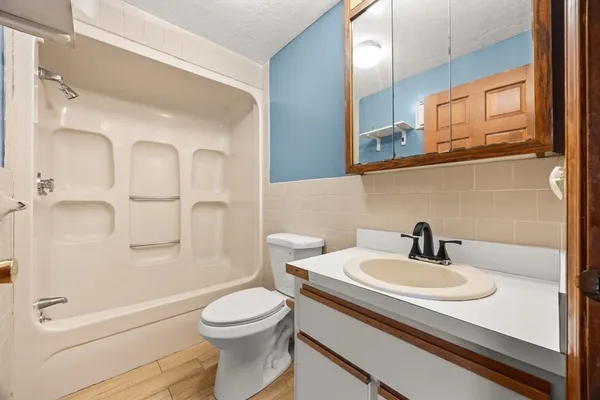 $1,350 | 39 Blendall Street, Unit ROOM 1, Brockton, MA 02302