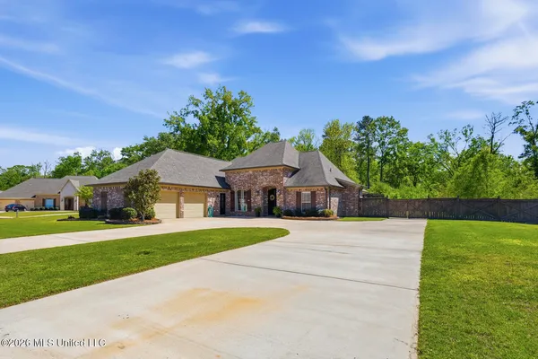 $420,000 | 1108 Belle Oak Drive, Brandon, MS 39042