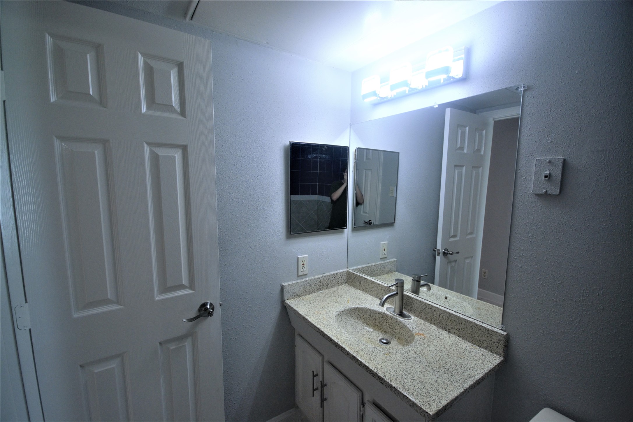 13115 Highway 6, Unit 4 Rosharon, TX 77583 - Photo 19 of 27 Gallery Image 19
