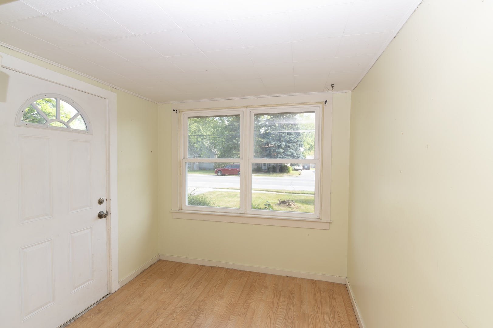 1350 Ridge Road Homewood, IL 60430 - Photo 2 of 10 a view of empty room with window