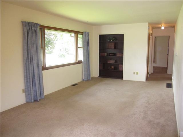 2706 Shrewsbury Road Columbus, OH 43221 - Photo 3 of 13