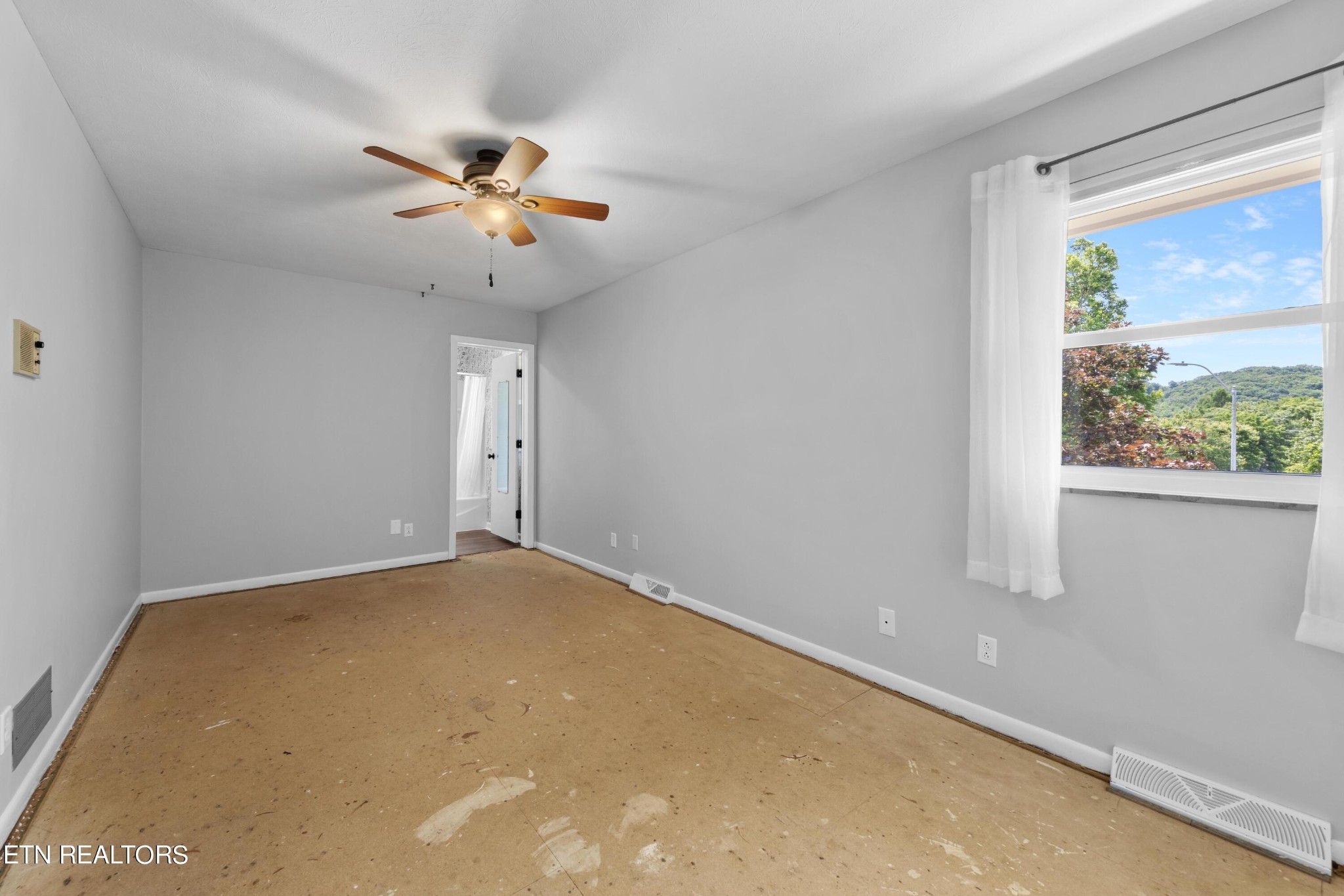 125 Balboa Circle Oak Ridge, TN 37830 - Photo 15 of 32