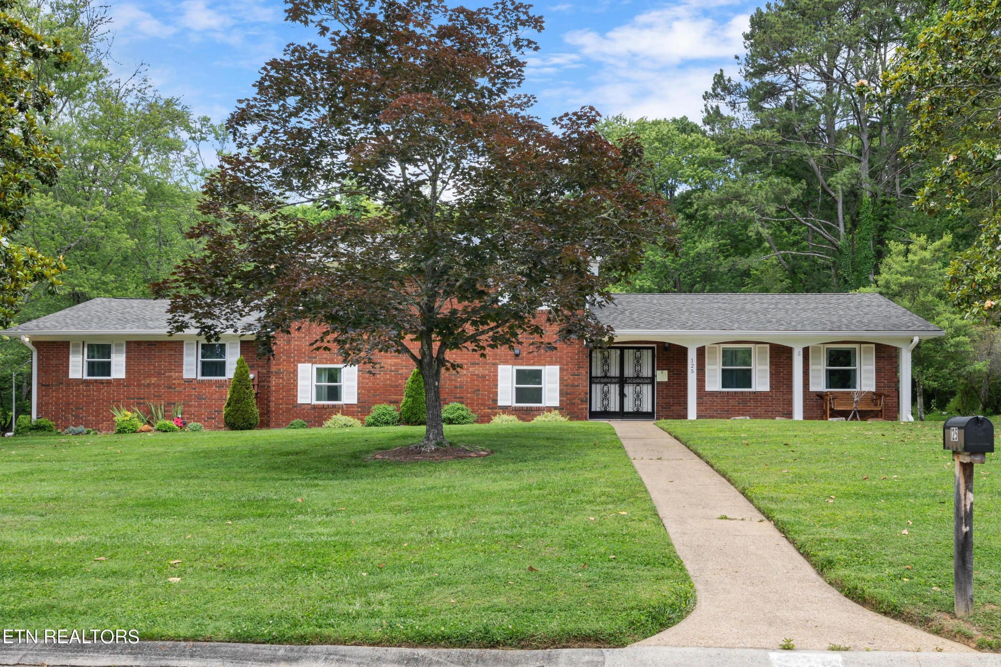125 Balboa Circle Oak Ridge, TN 37830 - Photo 2 of 32