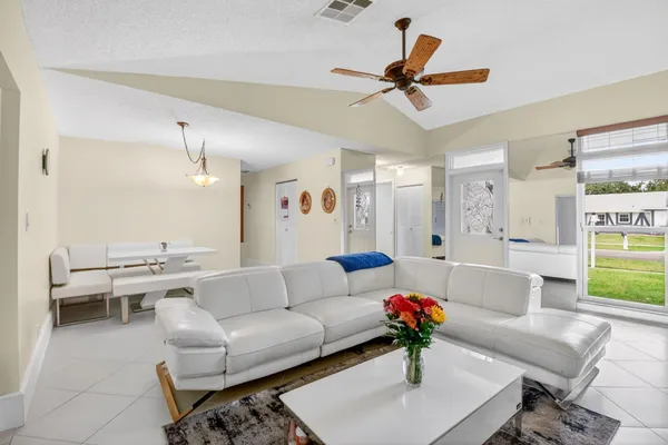 $475,000 | 14651 Hideaway Lane, Delray Beach, FL 33484