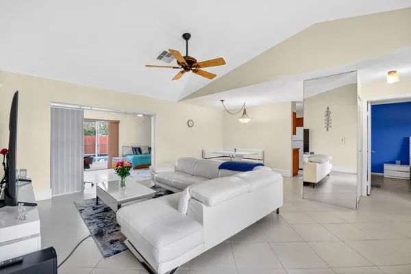 $475,000 | 14651 Hideaway Lane, Delray Beach, FL 33484