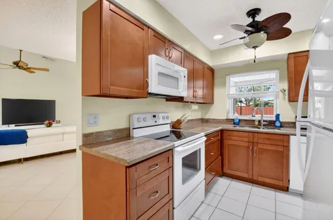$475,000 | 14651 Hideaway Lane, Delray Beach, FL 33484