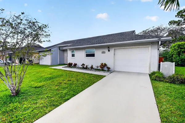 $475,000 | 14651 Hideaway Lane, Delray Beach, FL 33484