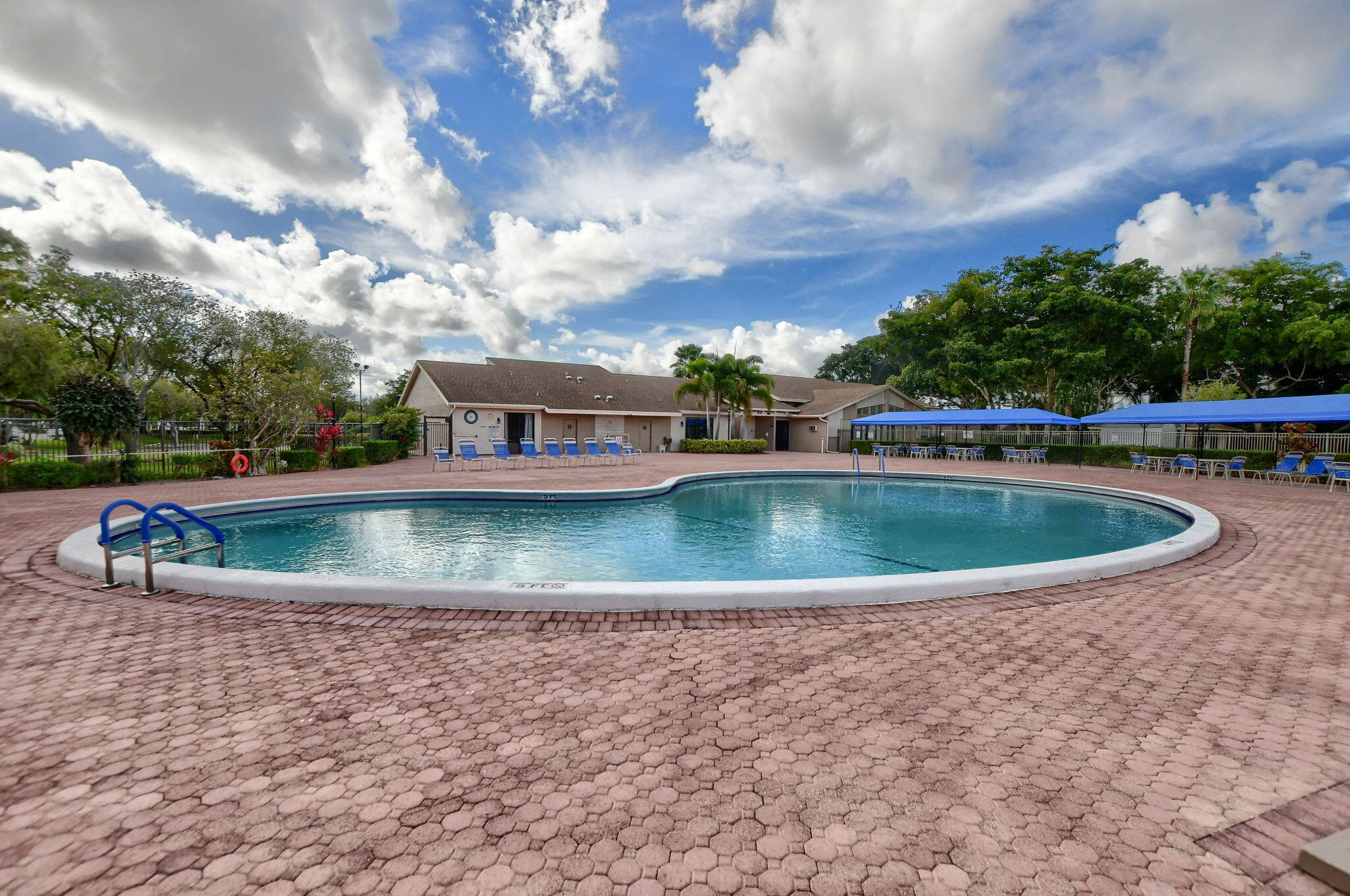 14651 Hideaway Lane Delray Beach, FL 33484 - Photo 61 of 65 69-web-or-mls-10_ebf_0748-hdr(5)