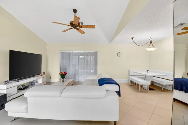 $475,000 | 14651 Hideaway Lane, Delray Beach, FL 33484