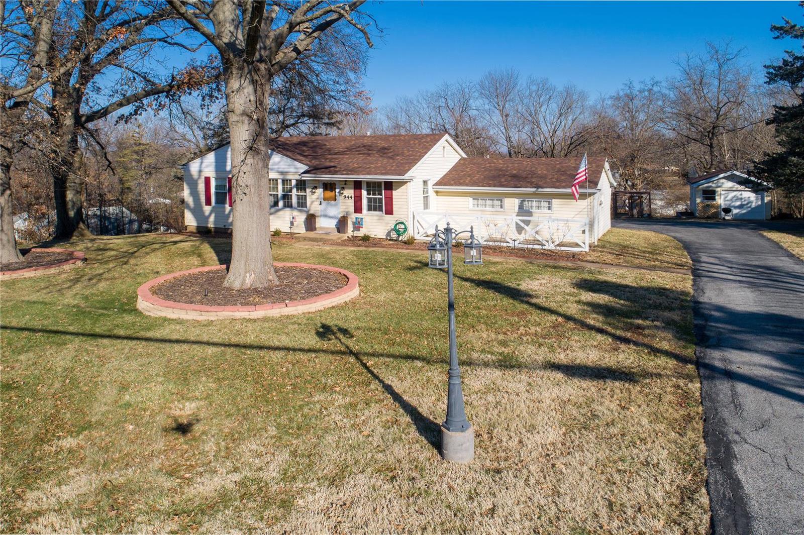 944 Schulte Road St. Louis, MO 63146 - Photo 3 of 29 Gallery Image 3