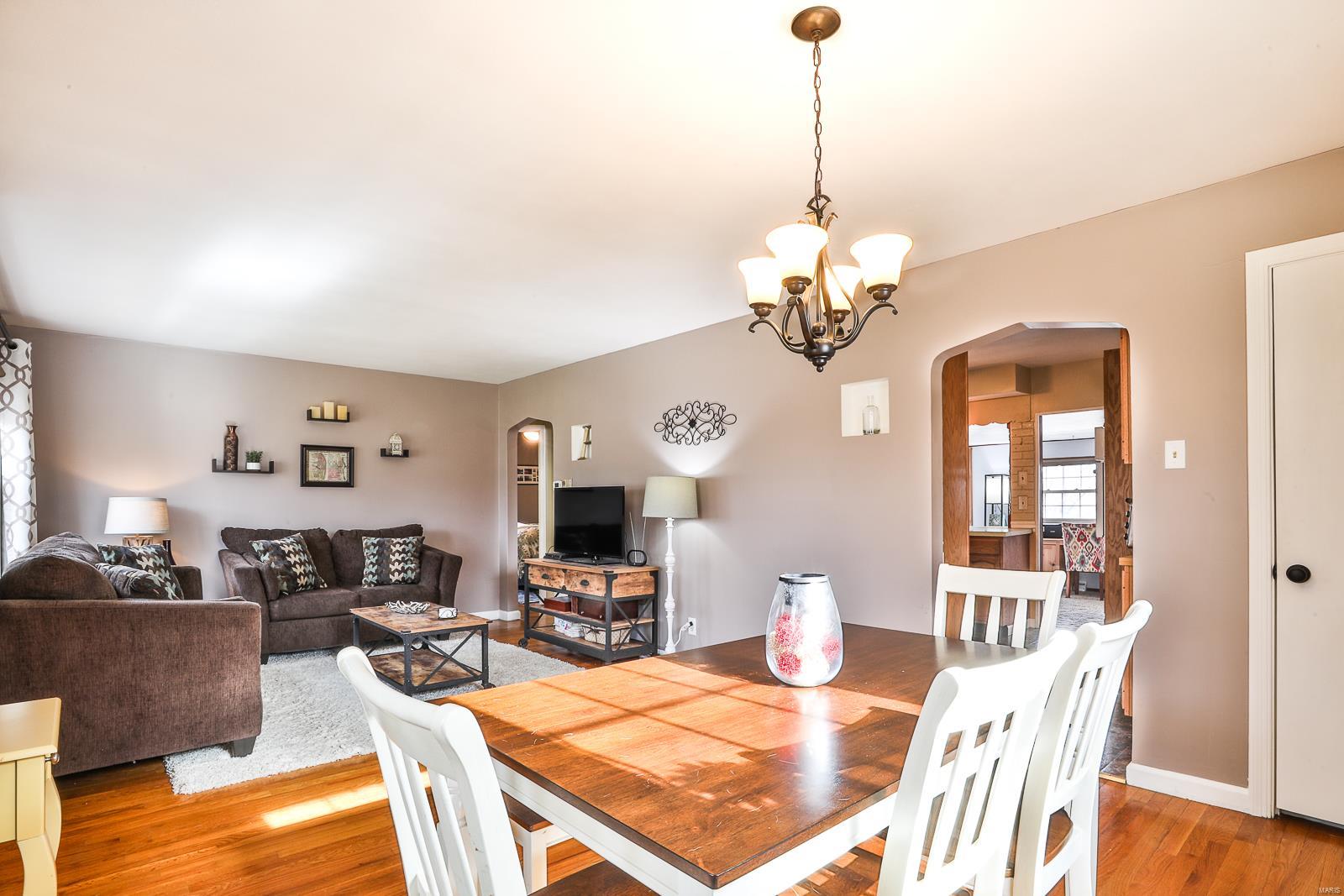944 Schulte Road St. Louis, MO 63146 - Photo 5 of 29 Gallery Image 5