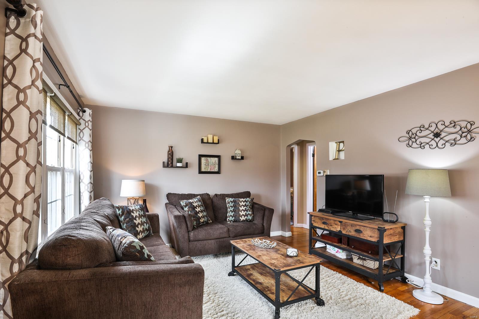 944 Schulte Road St. Louis, MO 63146 - Photo 6 of 29 Gallery Image 6