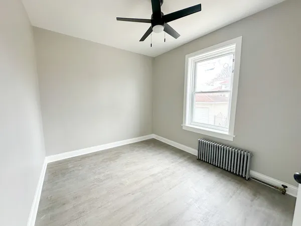 $1,950 | 4045 West Argyle Street, Unit 2, Chicago, IL 60630