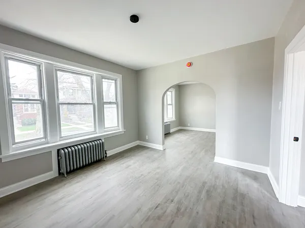 $1,950 | 4045 West Argyle Street, Unit 2, Chicago, IL 60630