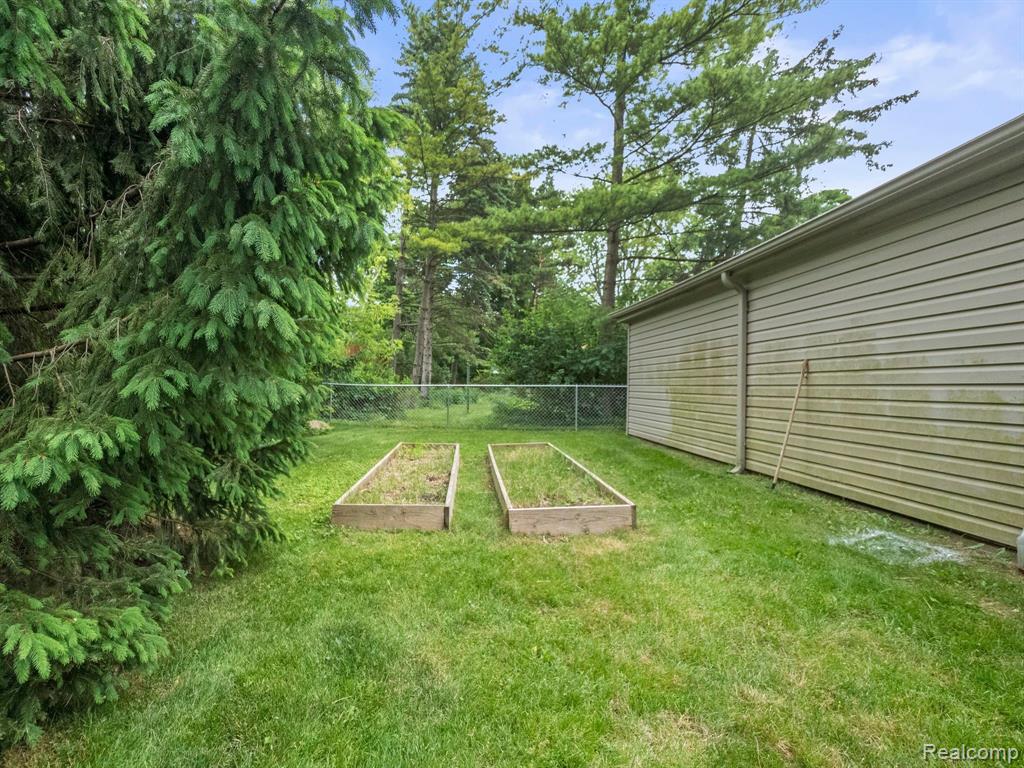 290 Winry Drive Rochester Hills, MI 48307 - Photo 33 of 43