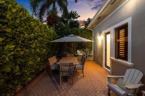 $989,000 | 876 Northwest 123rd Drive, Coral Springs, FL 33071