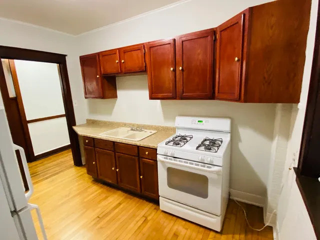 $1,390 | 4040 West Dickens Avenue, Unit 1W, Chicago, IL 60639