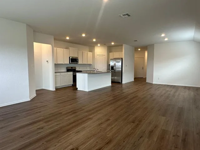 $2,150 | 121 Seminole Drive, San Marcos, TX 78666