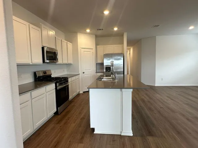 $2,150 | 121 Seminole Drive, San Marcos, TX 78666