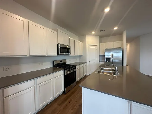 $2,150 | 121 Seminole Drive, San Marcos, TX 78666