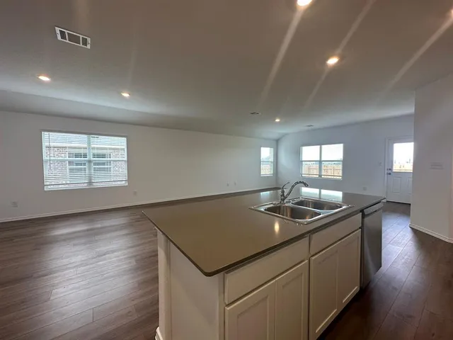 $2,150 | 121 Seminole Drive, San Marcos, TX 78666