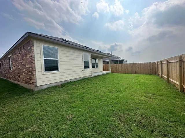 $2,150 | 121 Seminole Drive, San Marcos, TX 78666