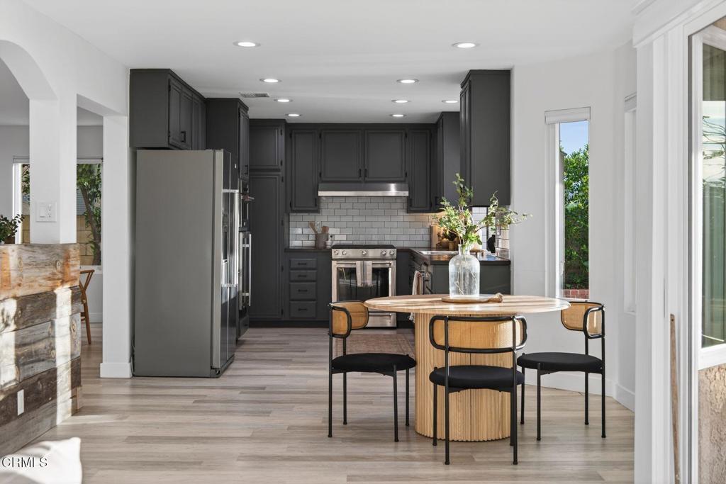 4975 North Buttercreek Road Moorpark, CA 93021 - Photo 10 of 47 Kitchen / Dining Nook