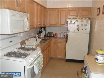 3218 Rhett Road Philadelphia, PA 19154 - Photo 4 of 10 Kitchen