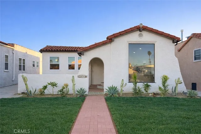 $979,999 | 2014 West 84th Street, Los Angeles, CA 90047