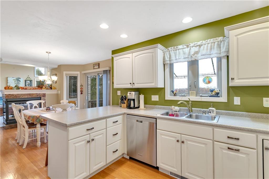 738 New Texas Road Pittsburgh, PA 15239 - Photo 11 of 25 Gallery Image 11
