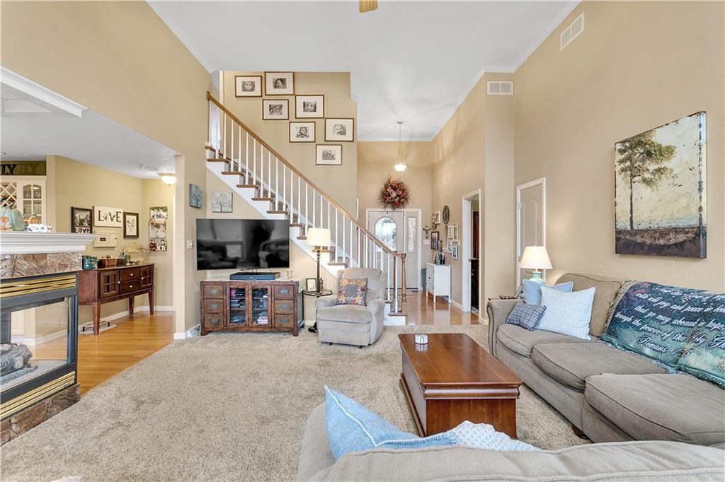 738 New Texas Road Pittsburgh, PA 15239 - Photo 6 of 25 Gallery Image 6
