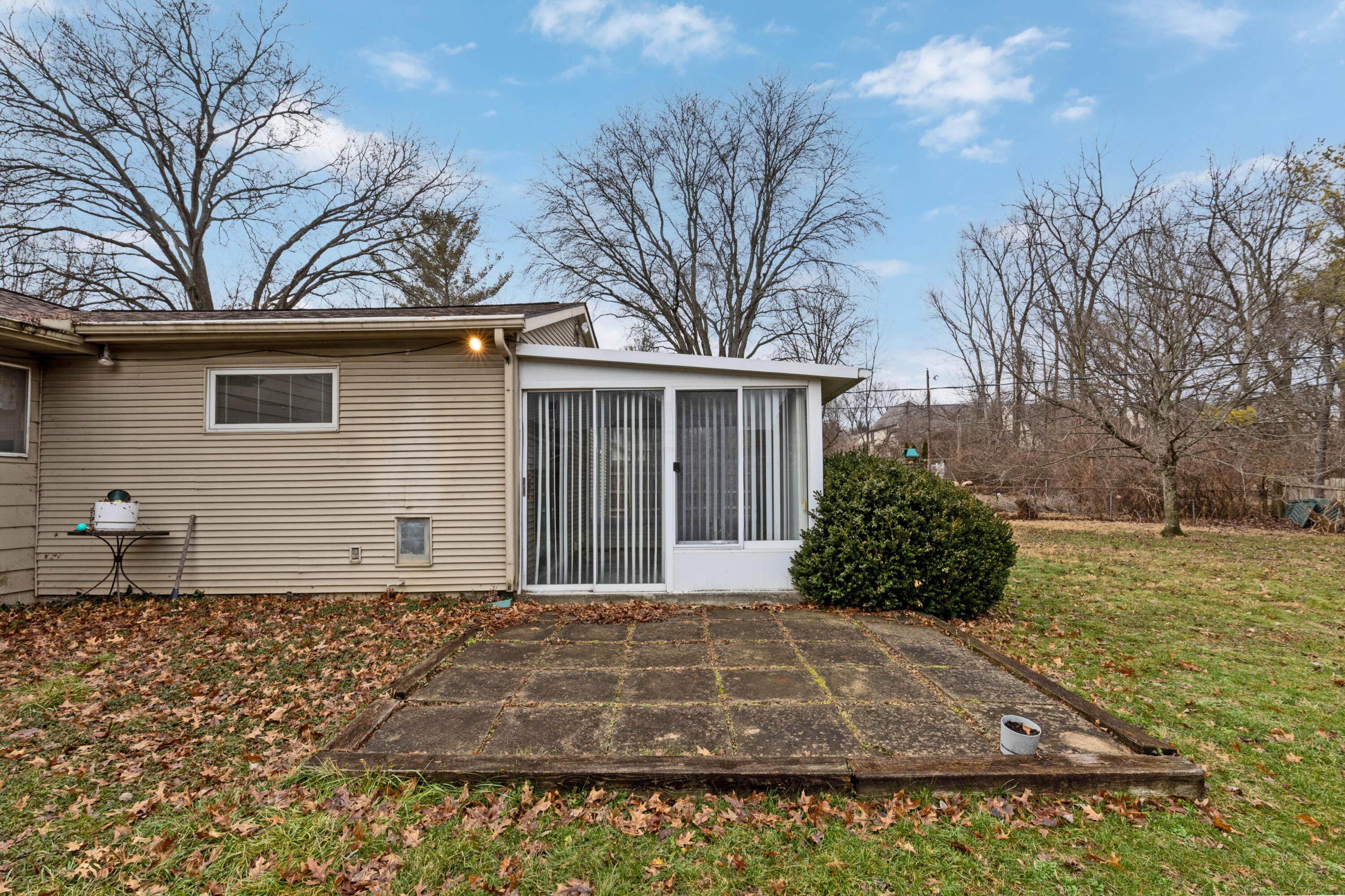 6747 Merwin Road Columbus, OH 43235 - Photo 34 of 36 Patio 2