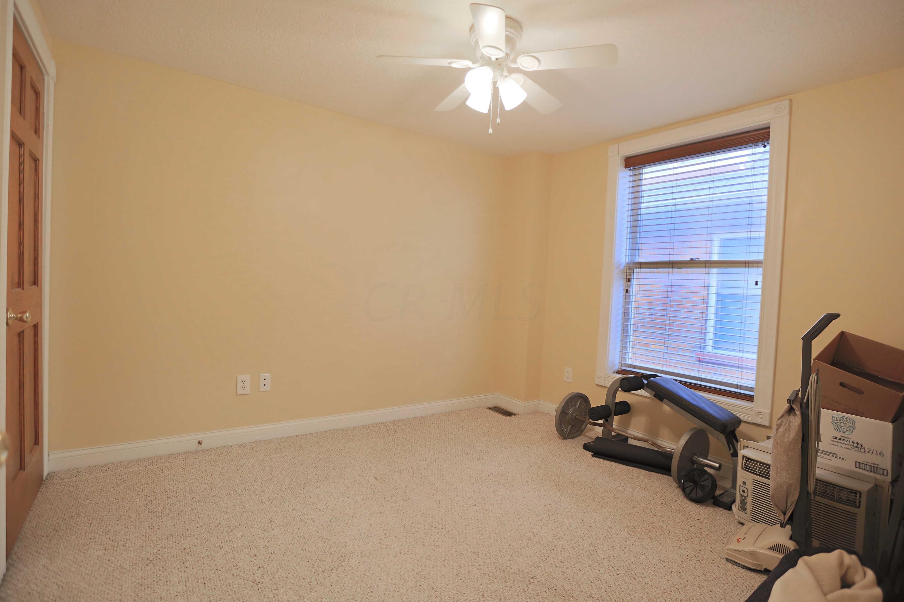 1141 Summit Street Columbus, OH 43201 - Photo 7 of 9