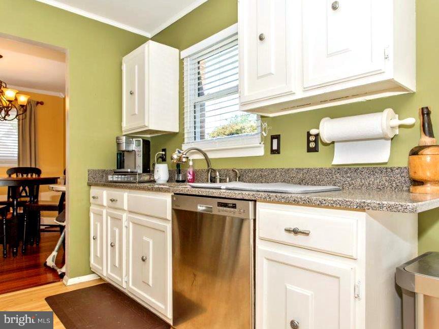 24104 Log House Road Gaithersburg, MD 20882 - Photo 5 of 22 Kitchen