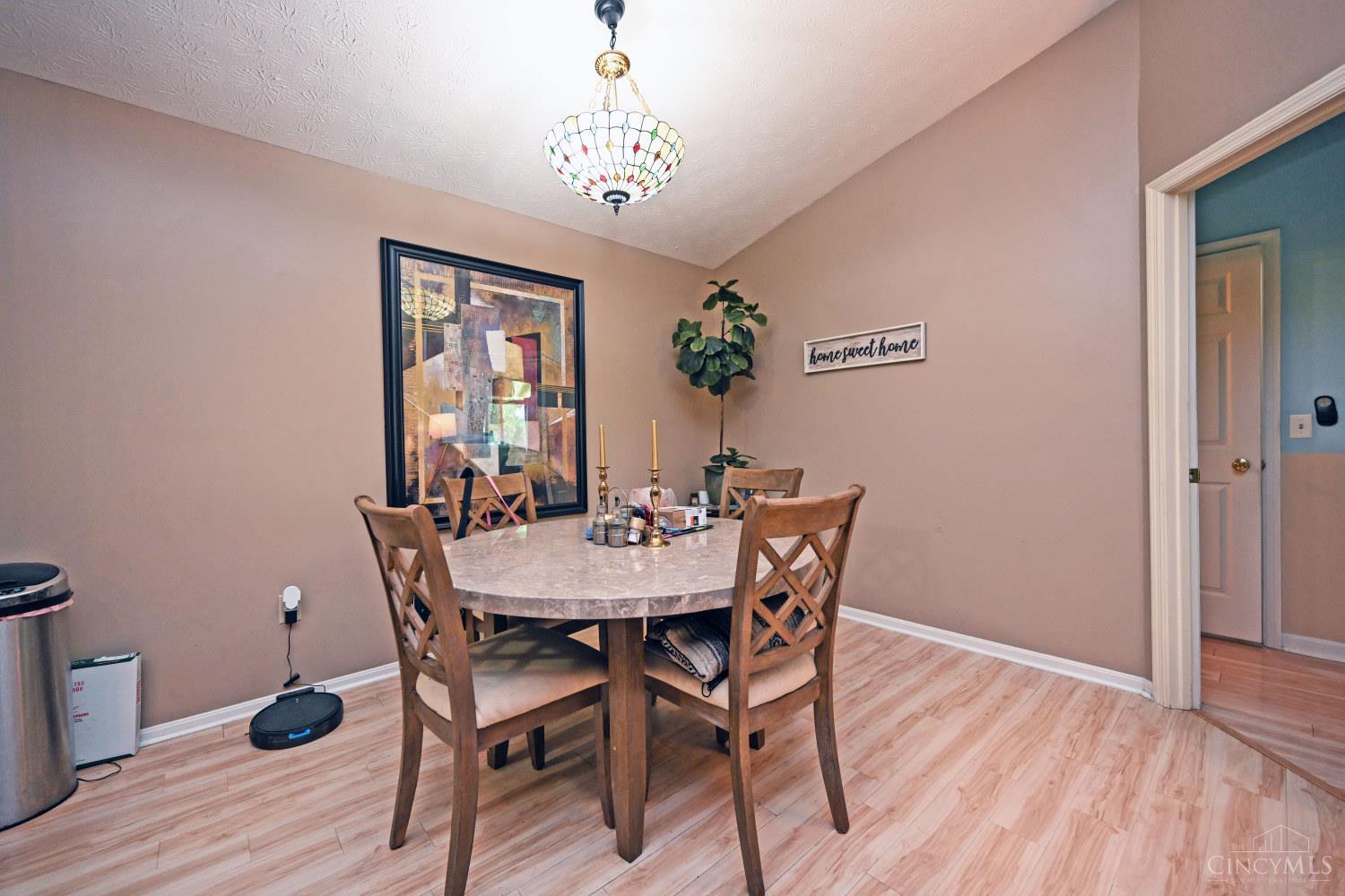 9325 Winton Road, Unit 6 Cincinnati, OH 45231 - Photo 5 of 13