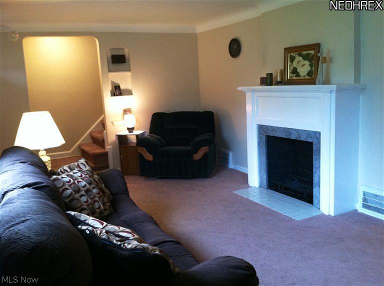 4839 Westbourne Road Cleveland, OH 44124 - Photo 3 of 17 Formal Living
